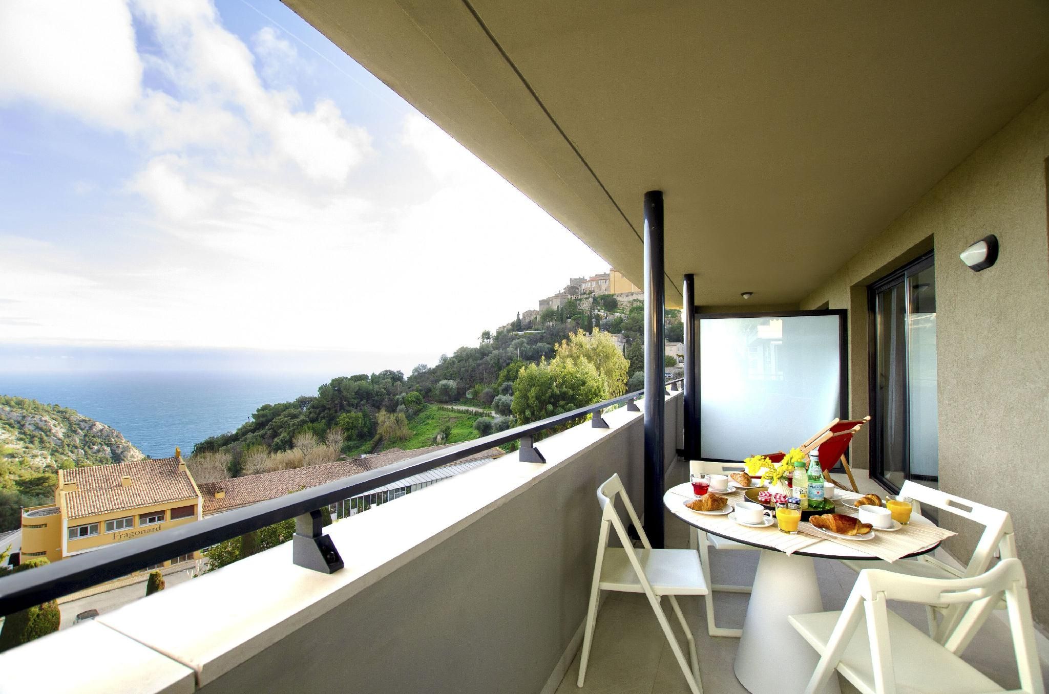 Deluxe Sea View Suite