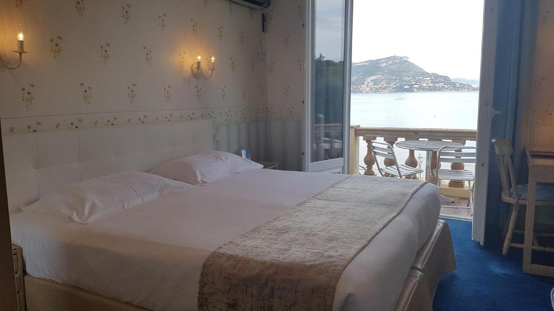 Double Room with Balcony and Sea View