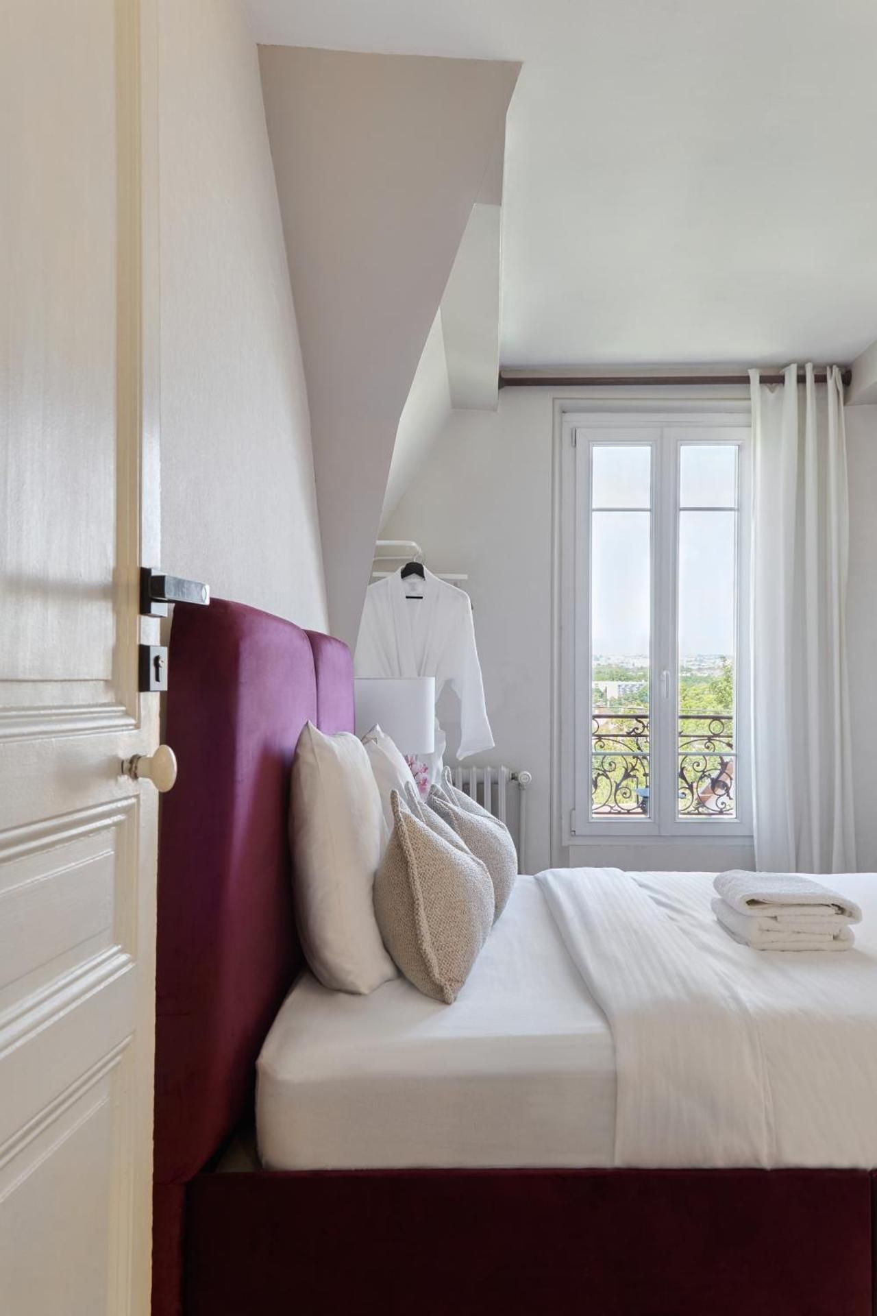 Queen Room