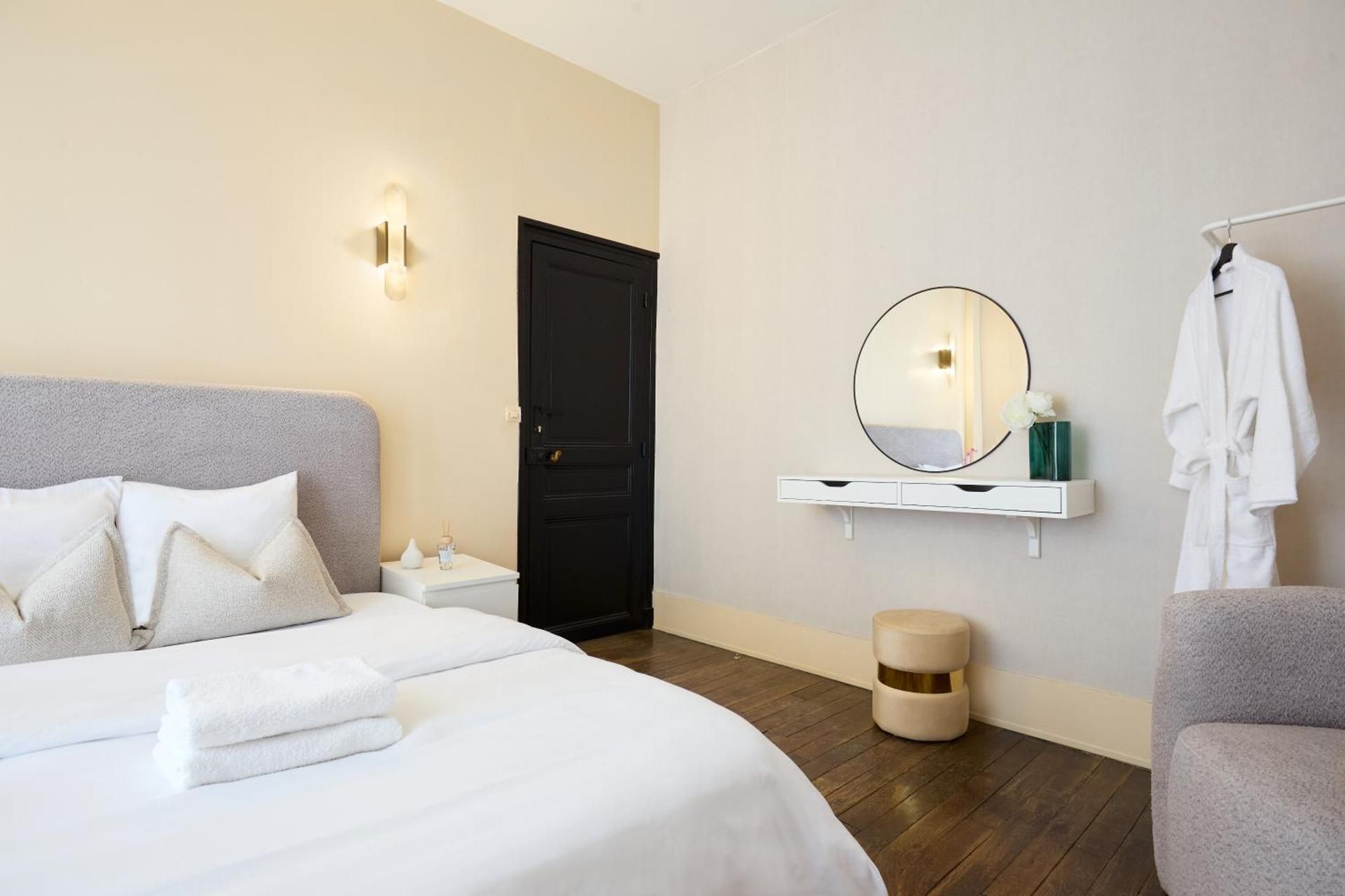 Deluxe Queen Room