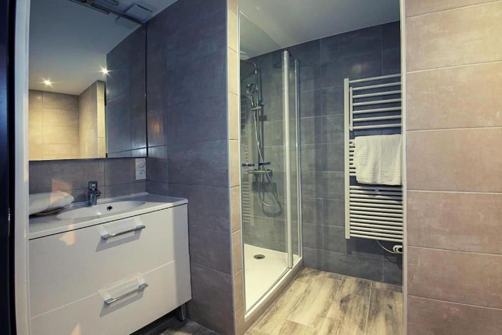 One-Bedroom Deluxe Apartment