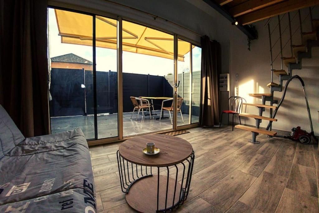 One-Bedroom Apartment - Non-Smoking