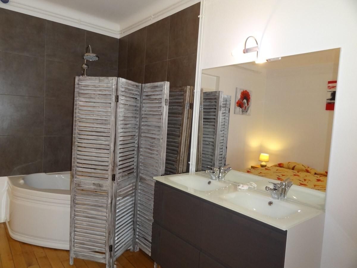 Appartement-SDB privée avec baignoire-Lys
