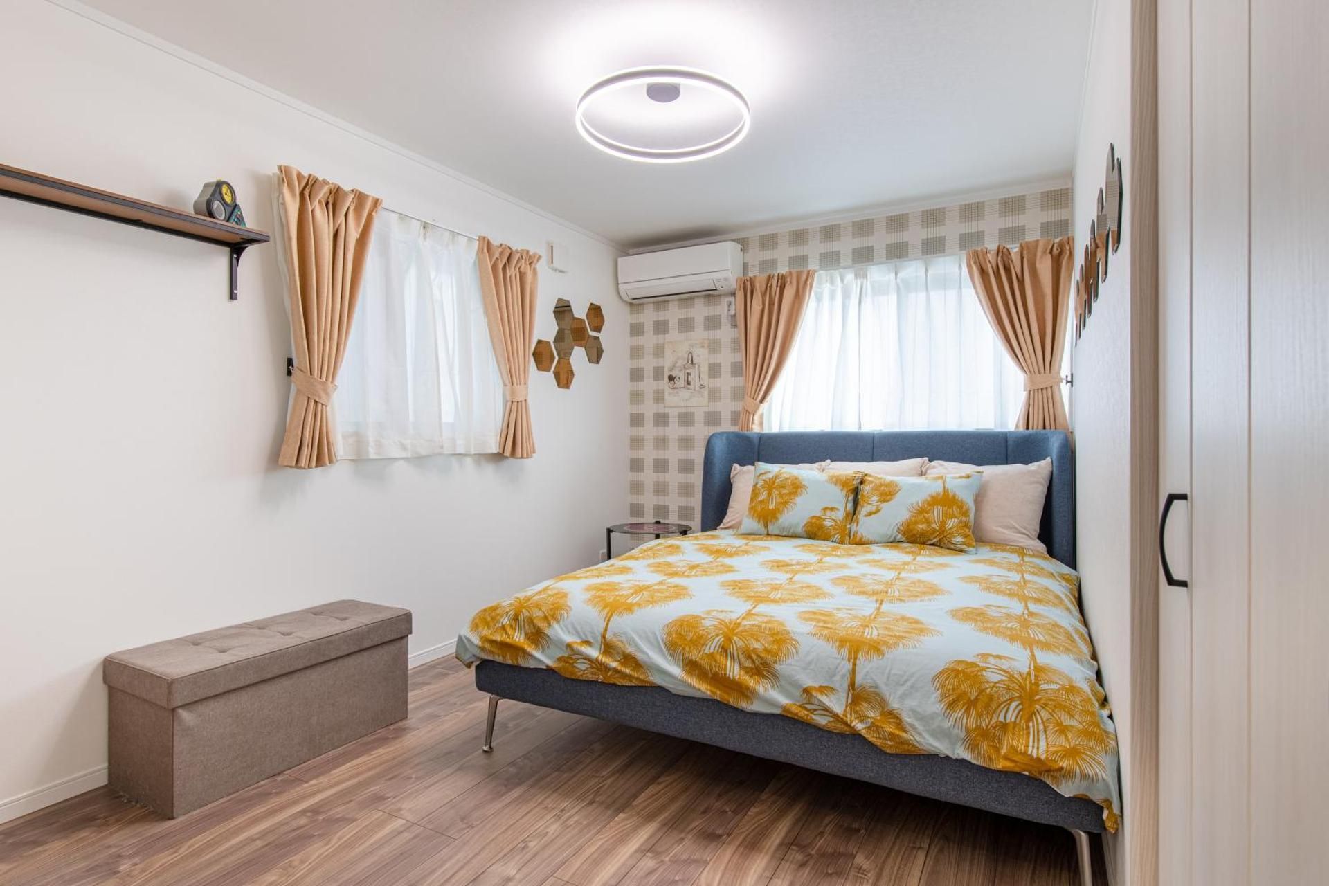 Queen Room with Shared Bathroom