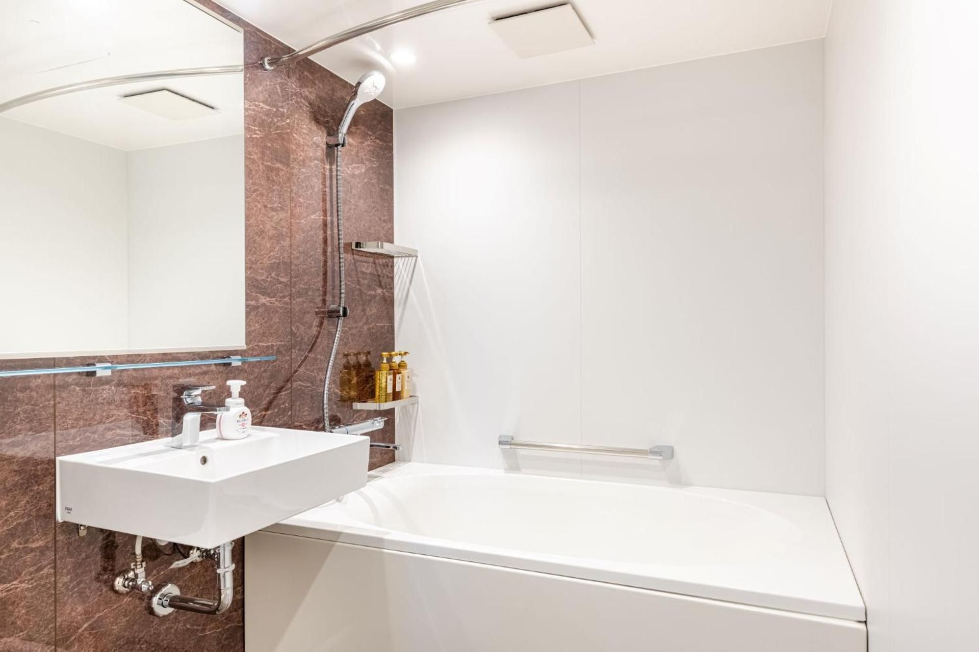 Twin Room with Private Bathroom