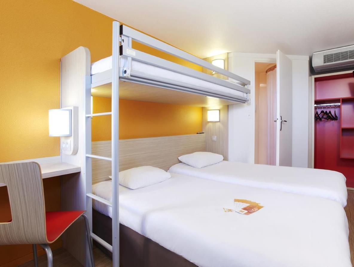 Hotel Premiere Classe Nantes Sud - Rez Aroport Triple Room - 3 Single Beds