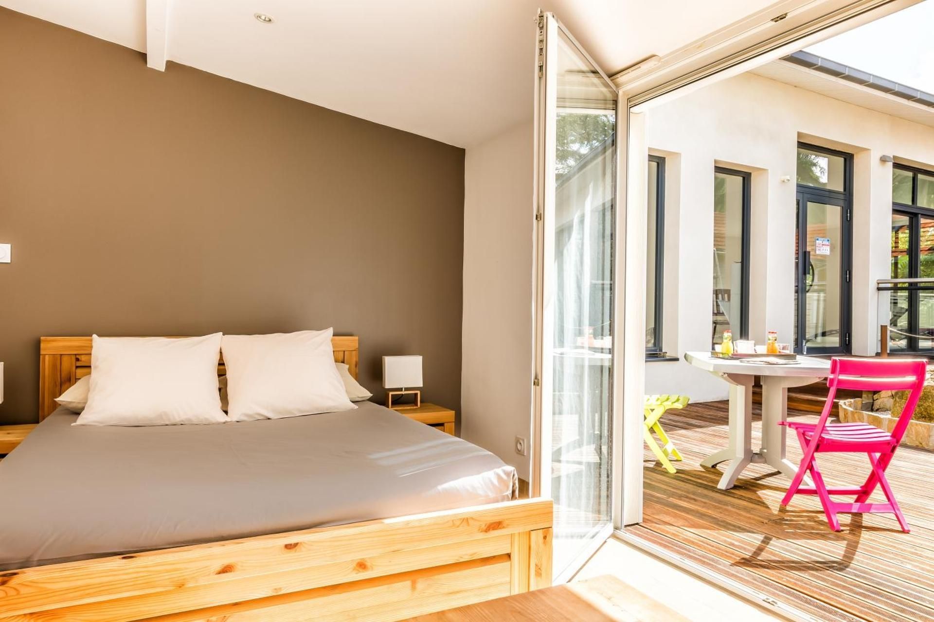 Studio with massage and spa access