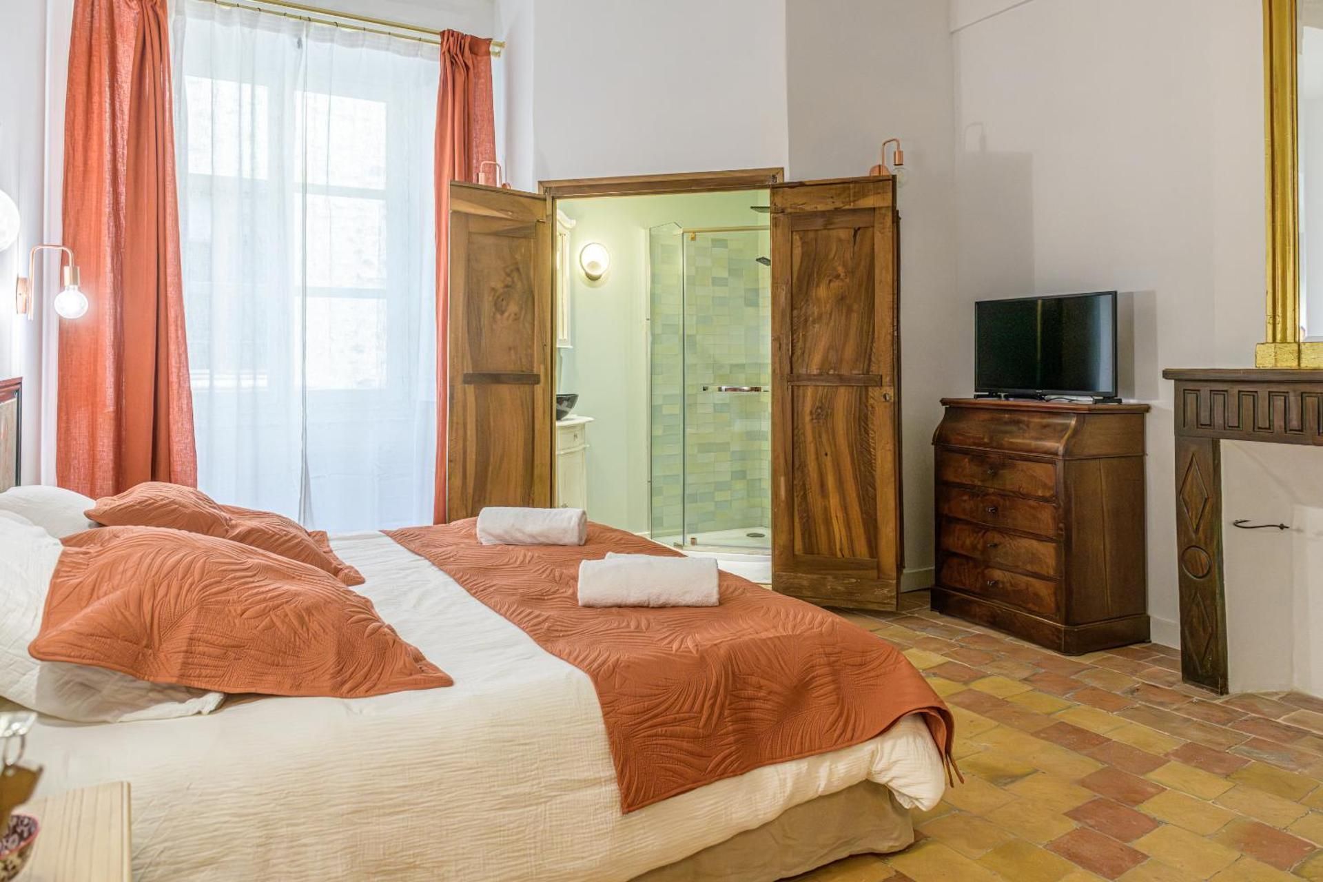 Double Room with Private Bathroom