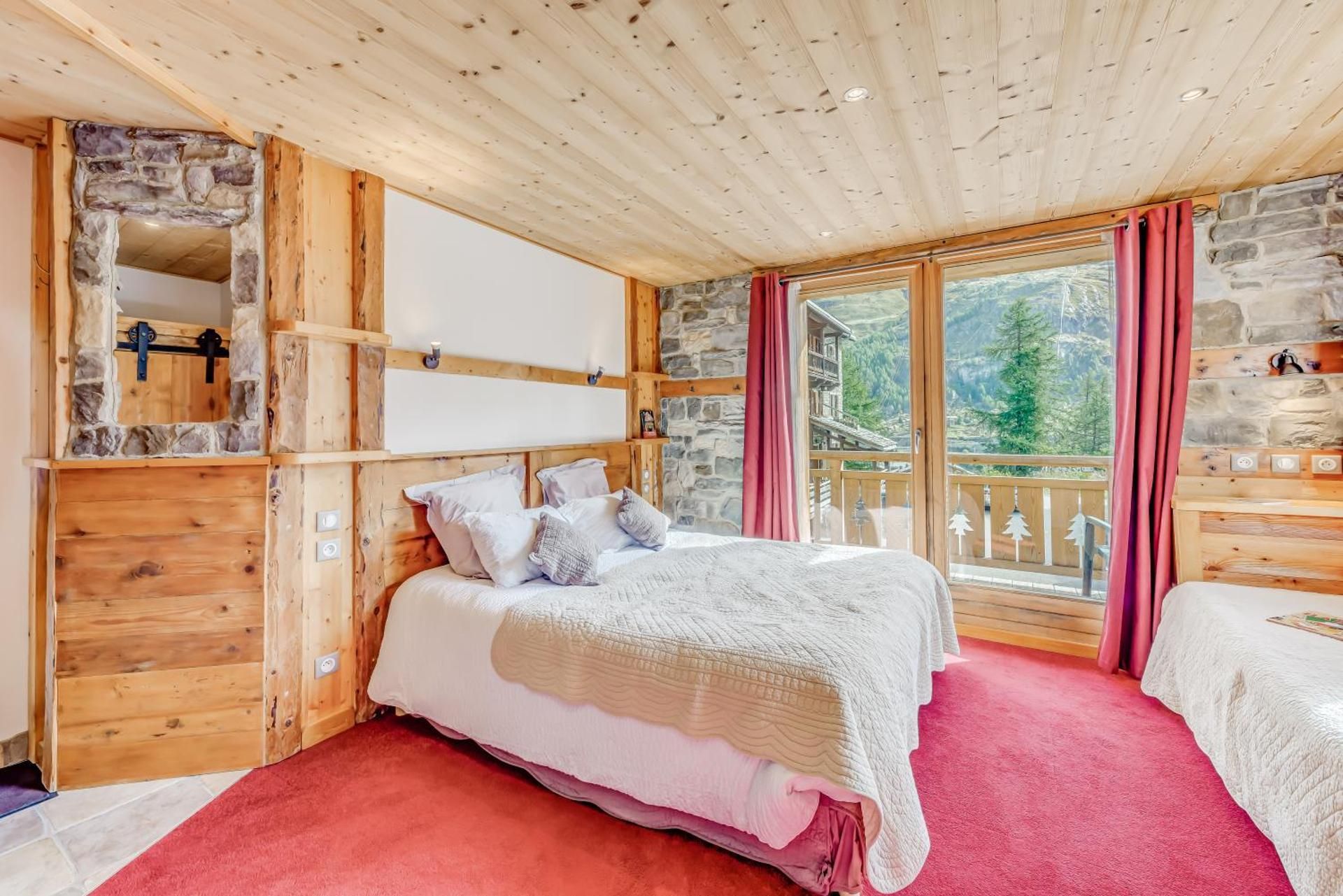 Queen Room with Balcony