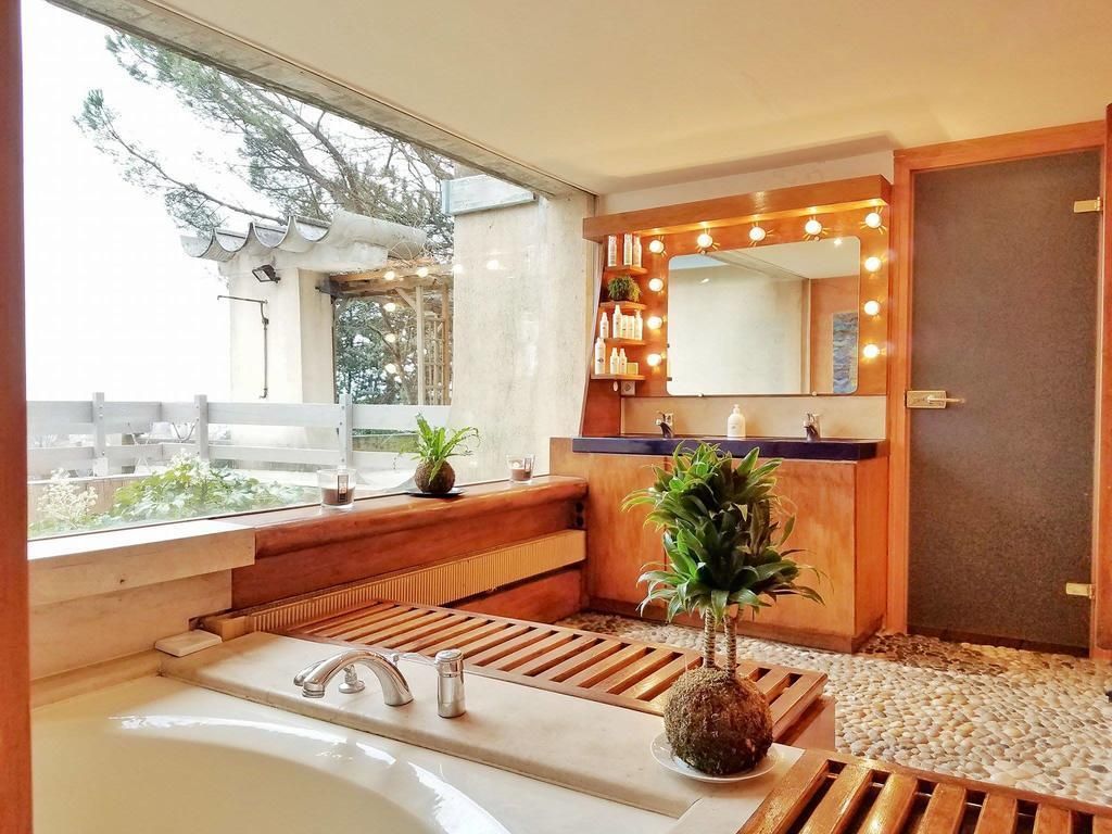 Quad room-Deluxe-Ensuite with Bath-Terrace