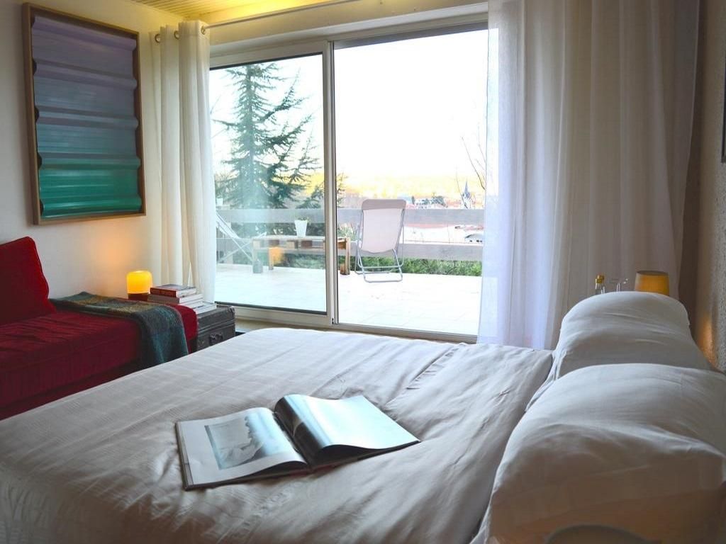 Suite-Private Bathroom-Terrace-Sofa Room