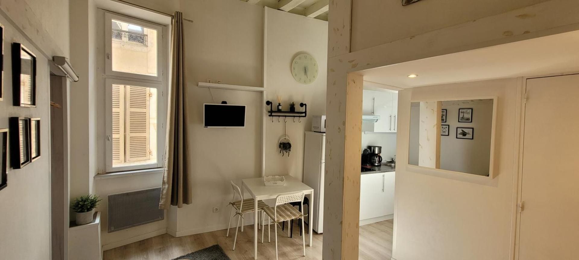 Studio - Split Level