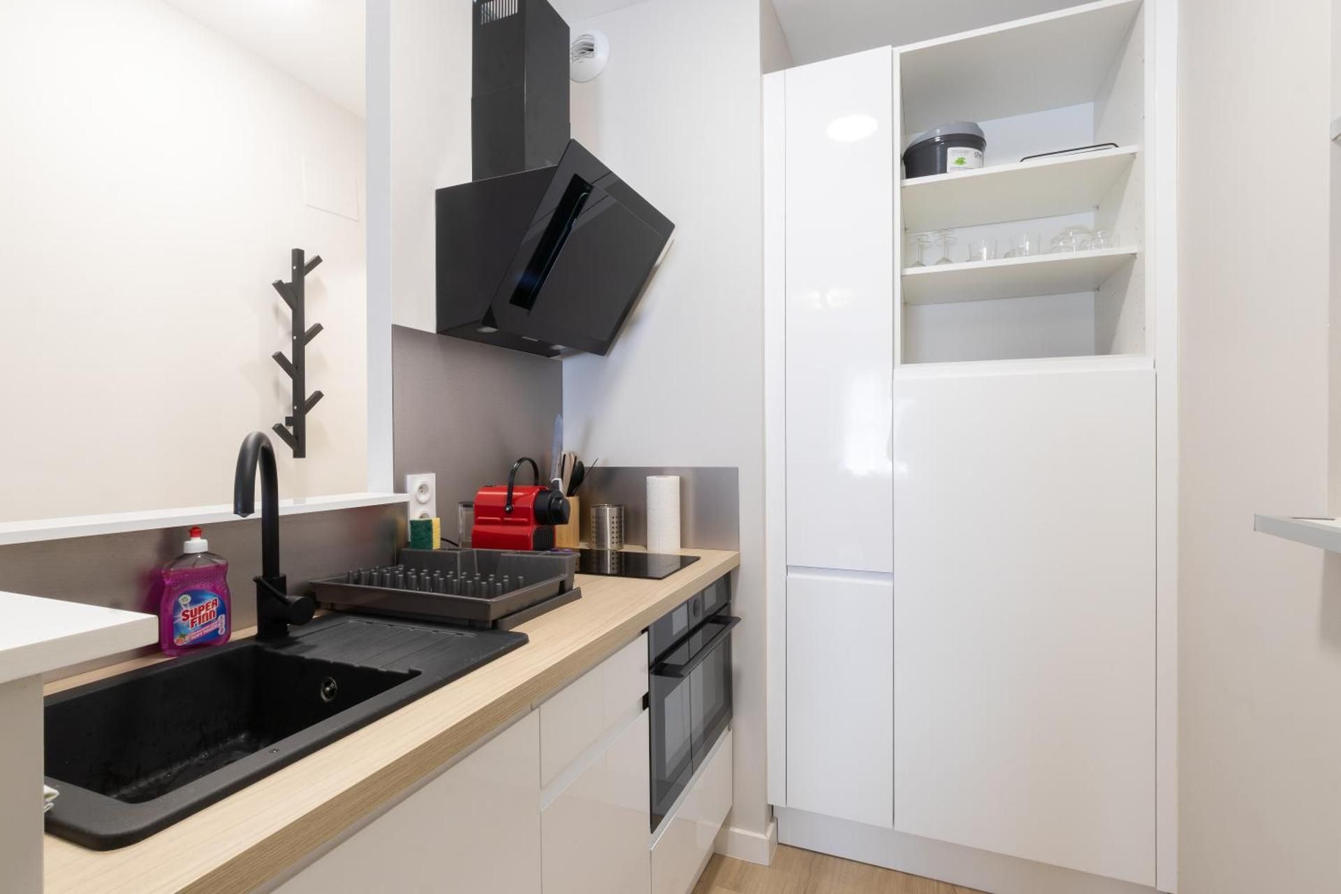 One-Bedroom Apartment - Non-Smoking