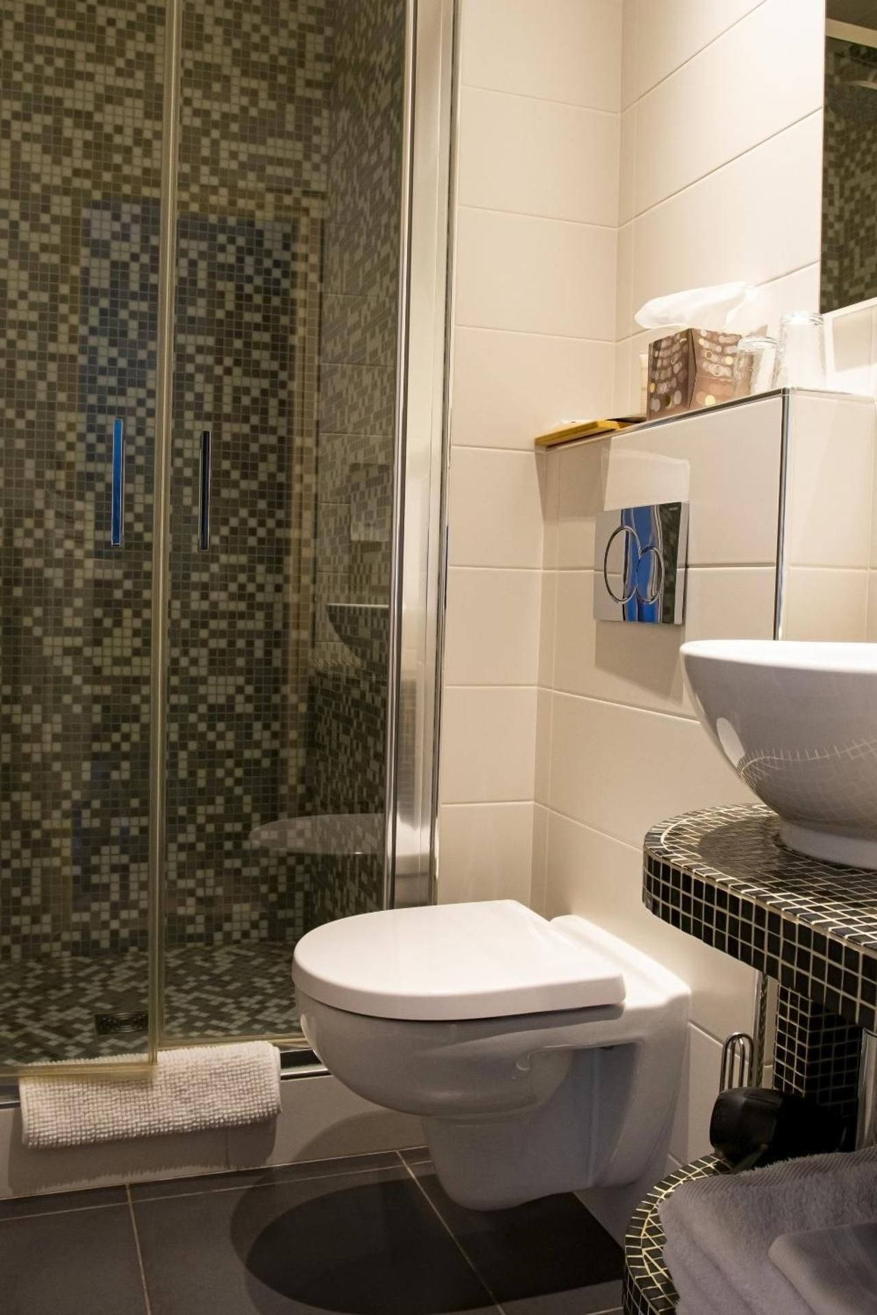 Le Terminus Small Double Room 2