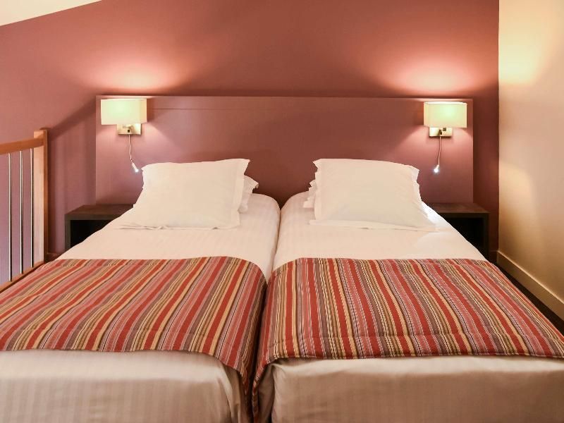 Superior Family Room with a queen-size bed or 2 single beds on the mezzanine