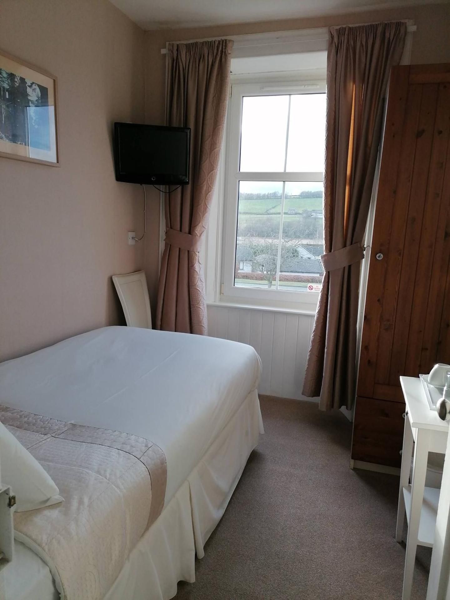 Single Room with Private External Bathroom