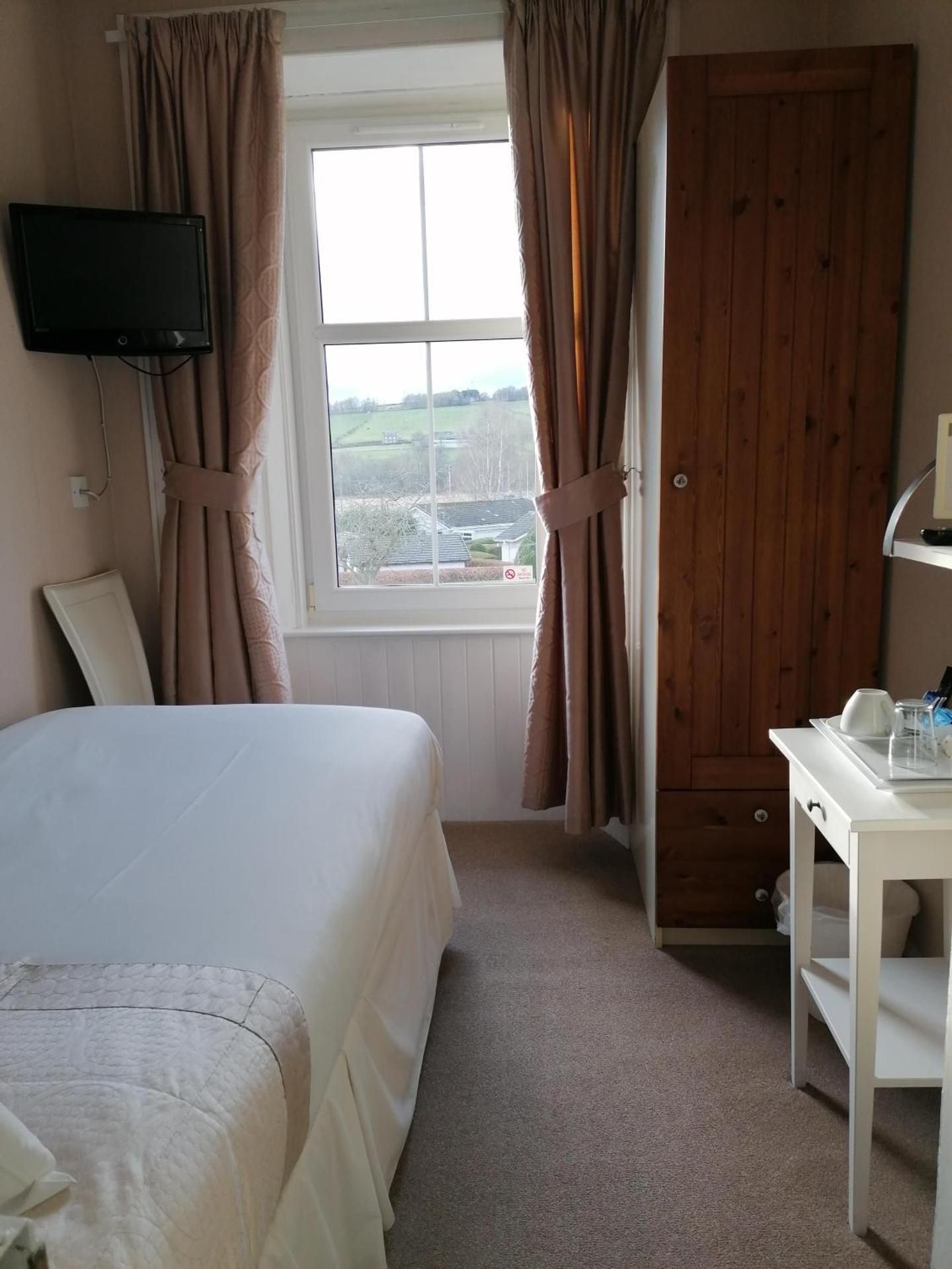Single Room with Private External Bathroom