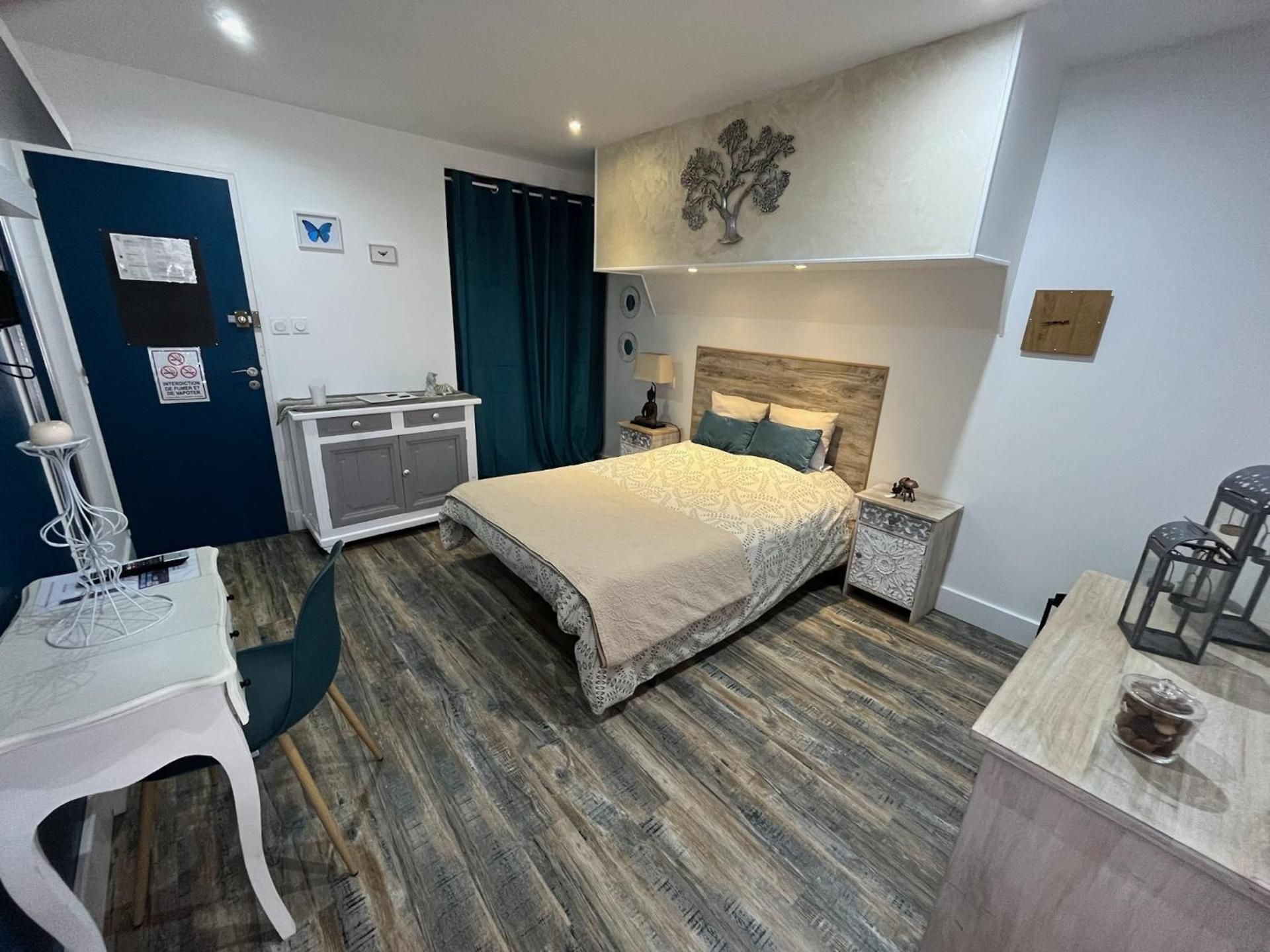 Large Double Room