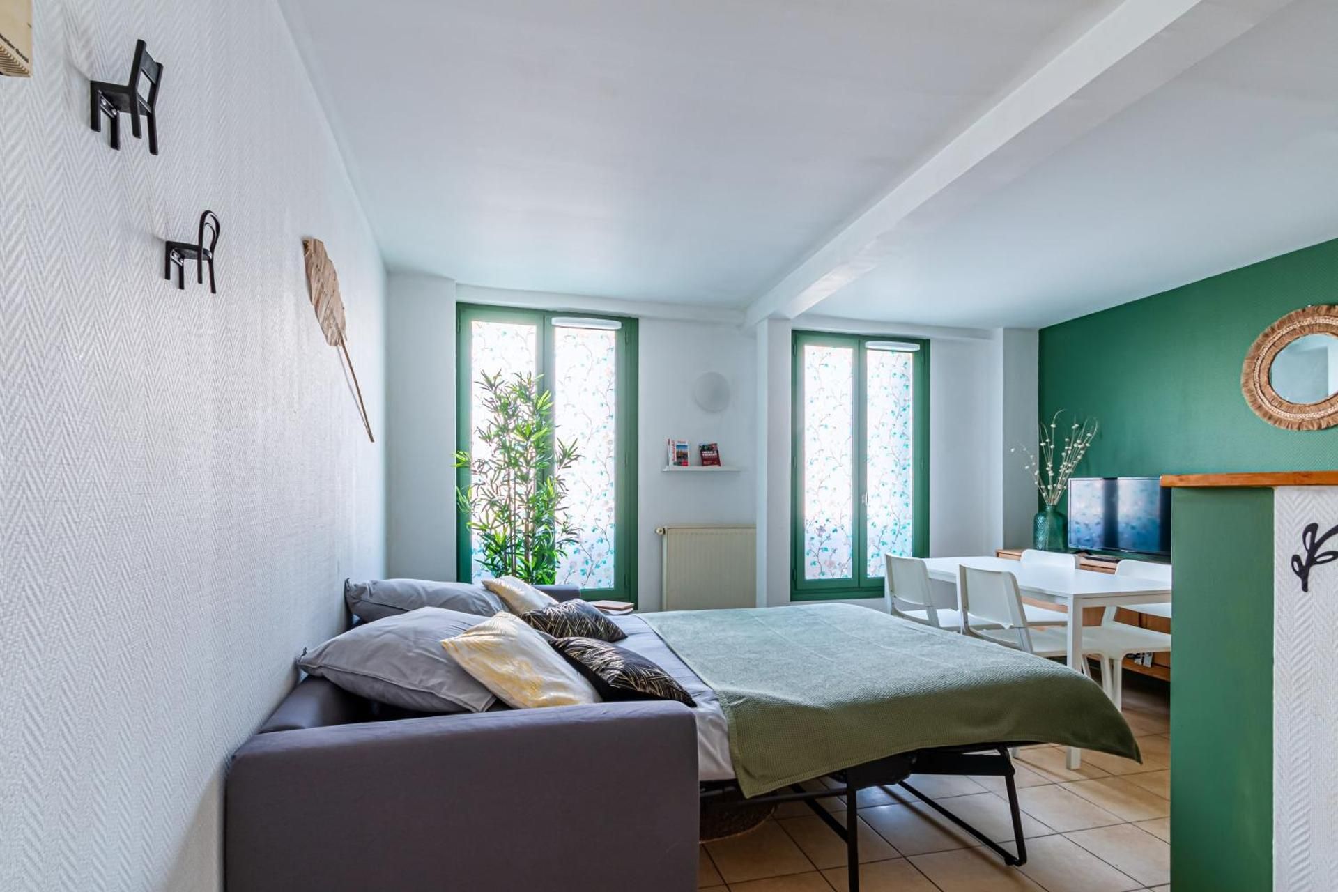 One-Bedroom Apartment