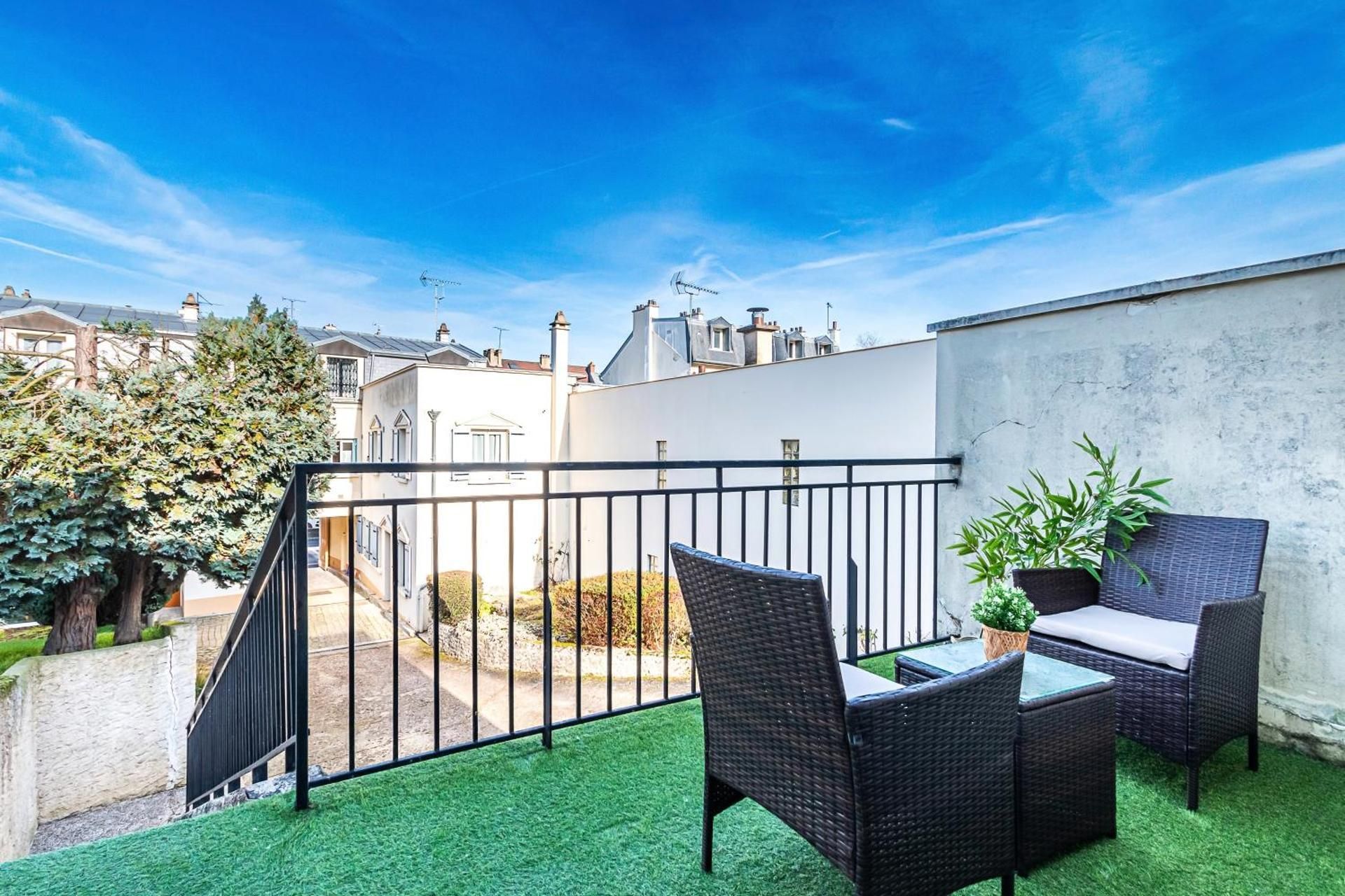 Studio with Terrace