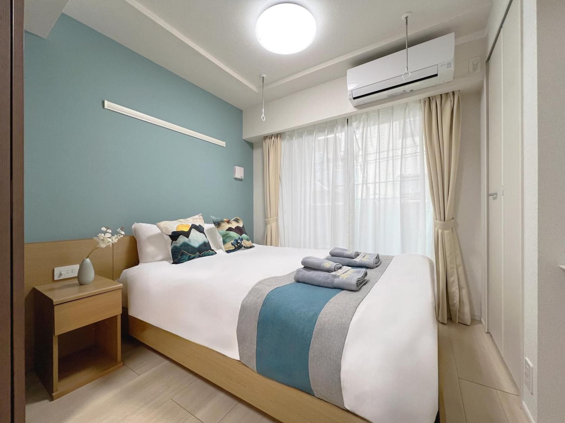 One-Bedroom Apartment with Balcony