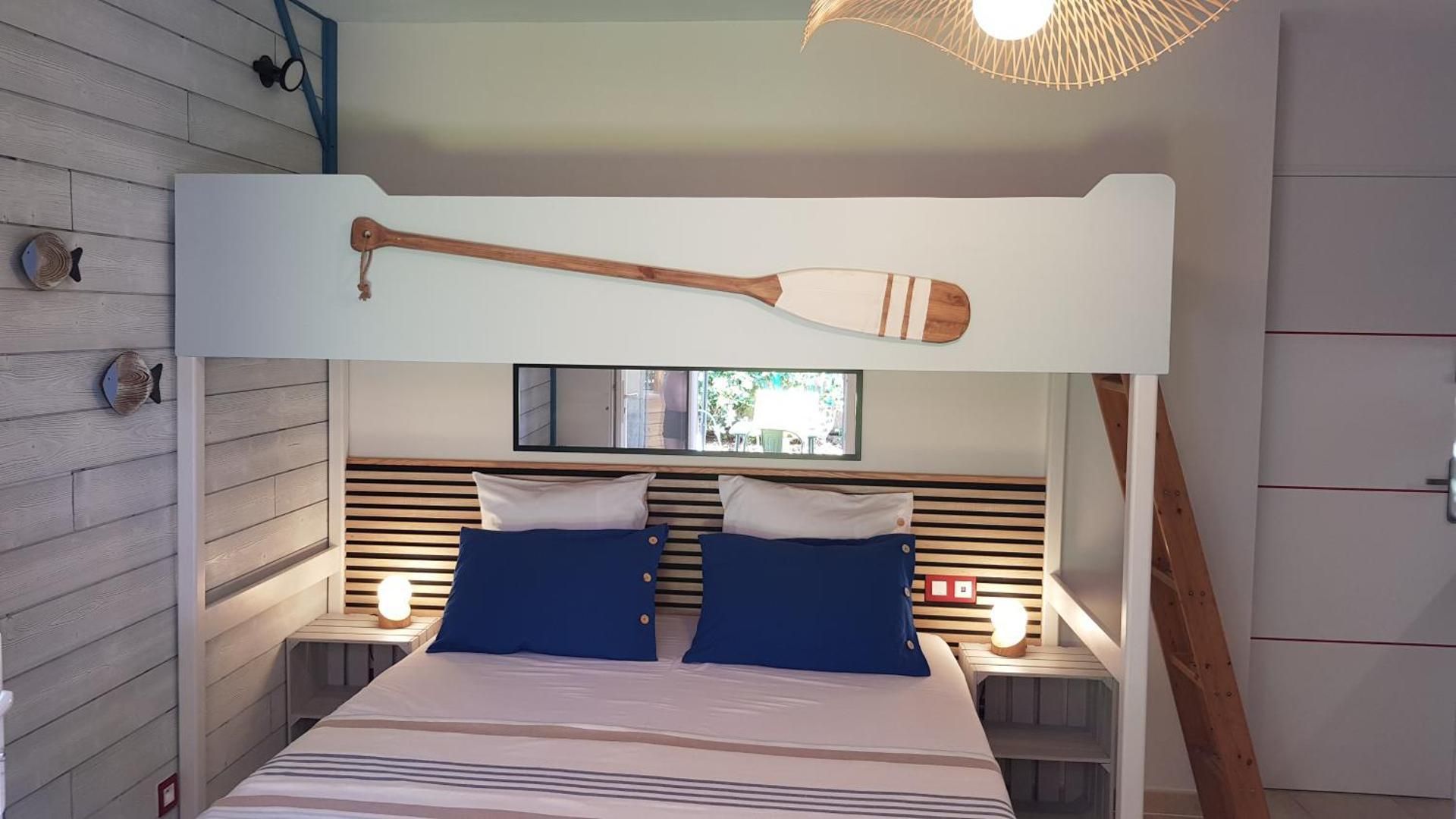 Deluxe Double Room (2 Adults + 1 Child)