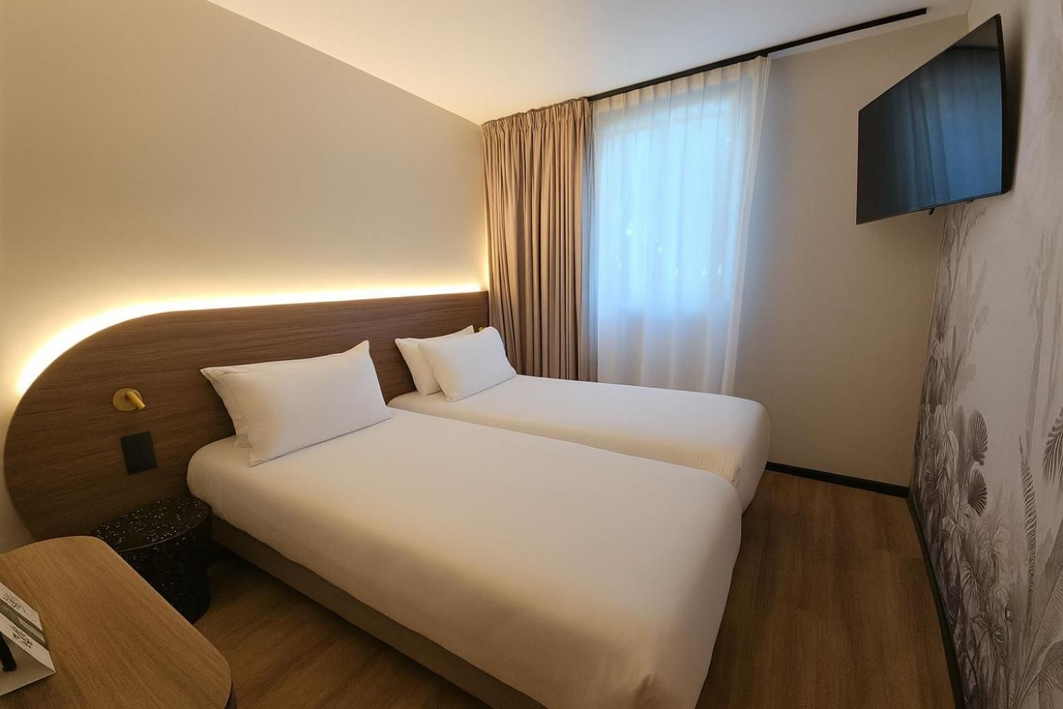 Standard Twin Room