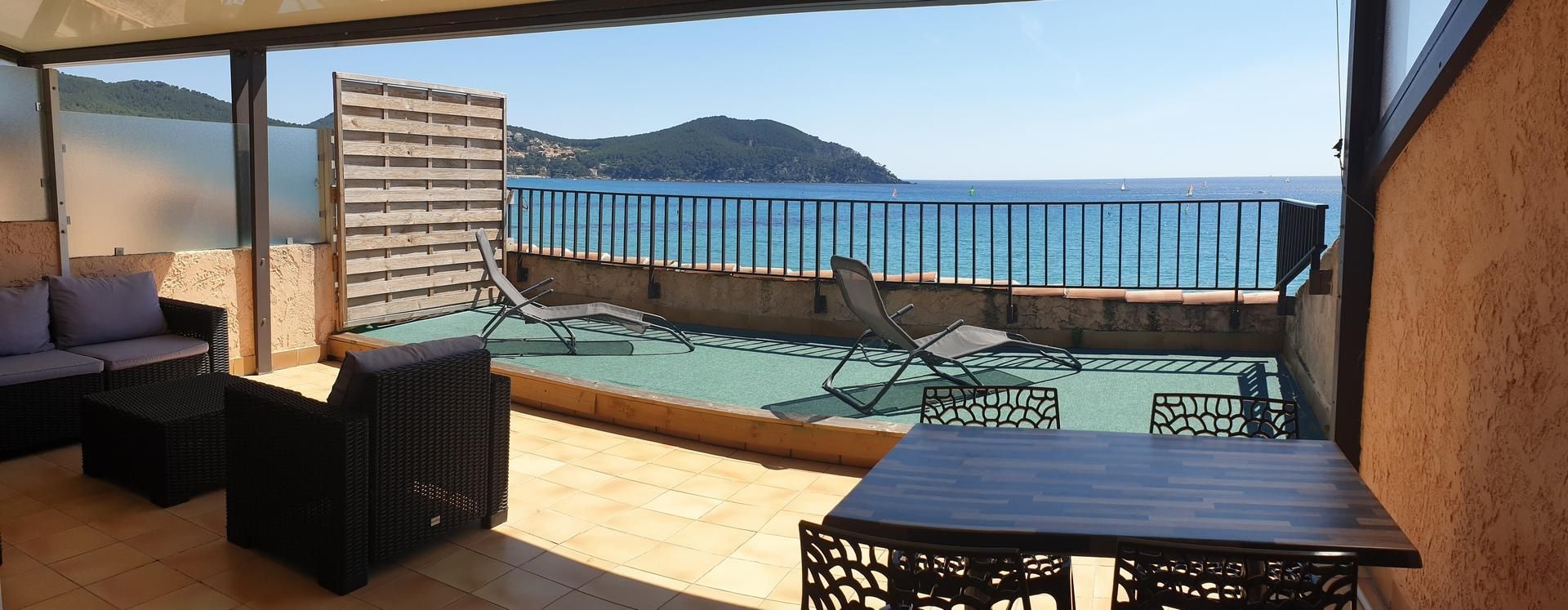 Triple room-Superior-Ensuite with Shower-Terrace-sur Mer