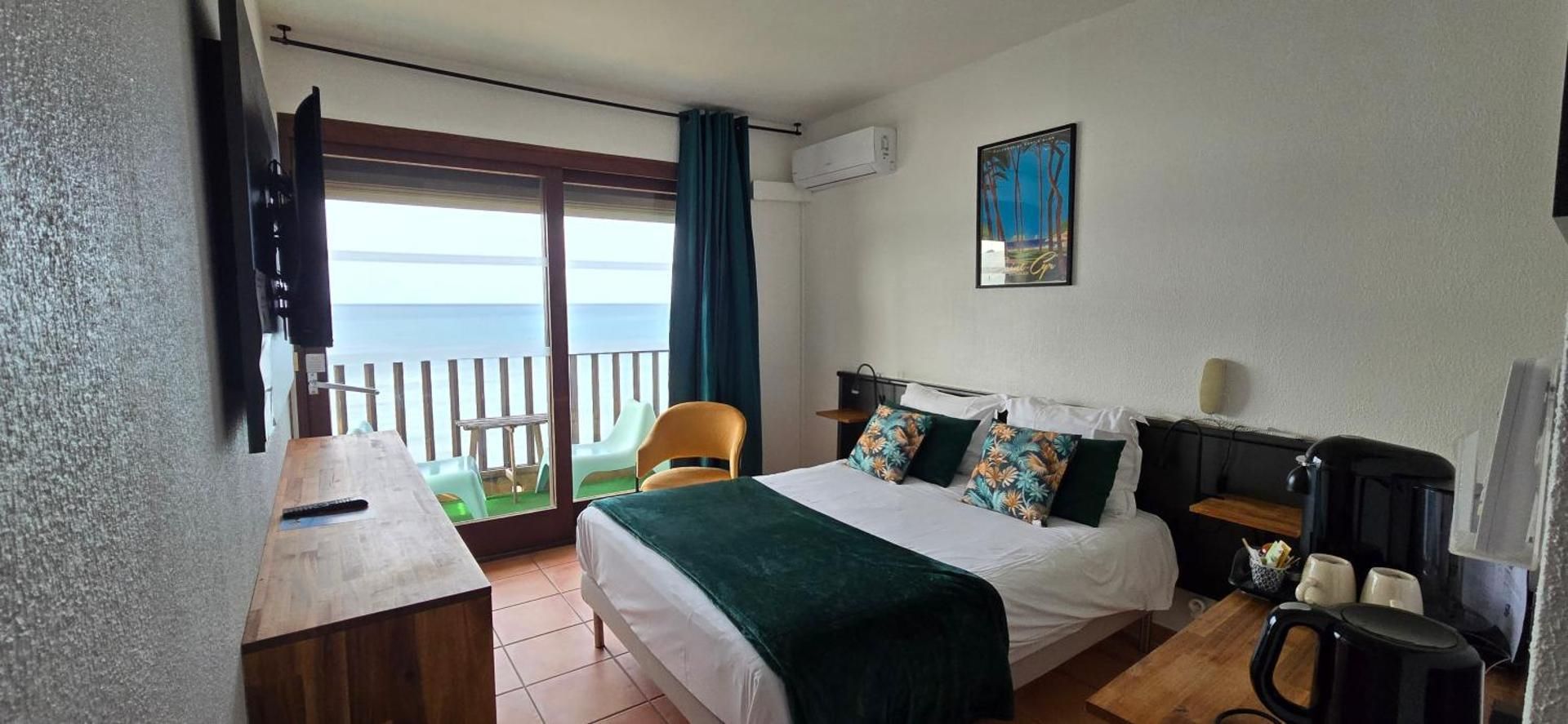 Double Room with Balcony and Sea View