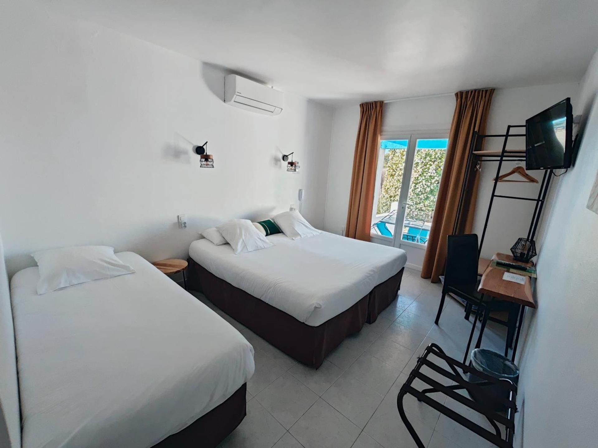 Triple Room