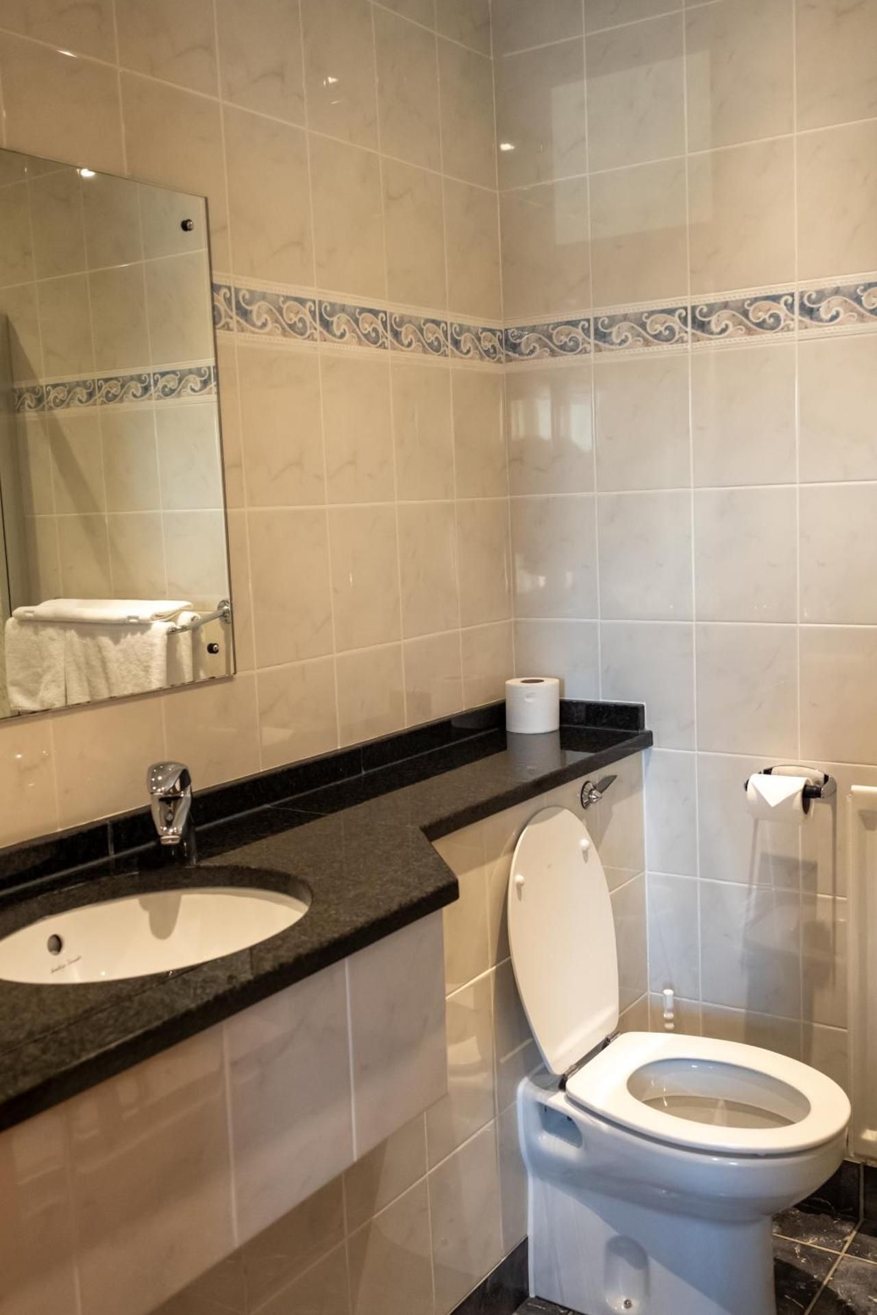 Station Hotel Double or Twin Room with Bathroom