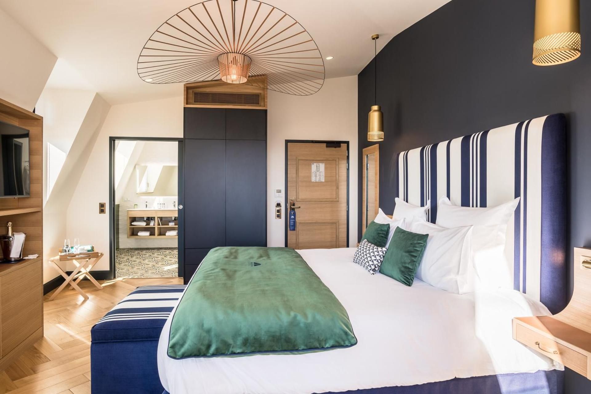 Deluxe King Room - Upper Floor