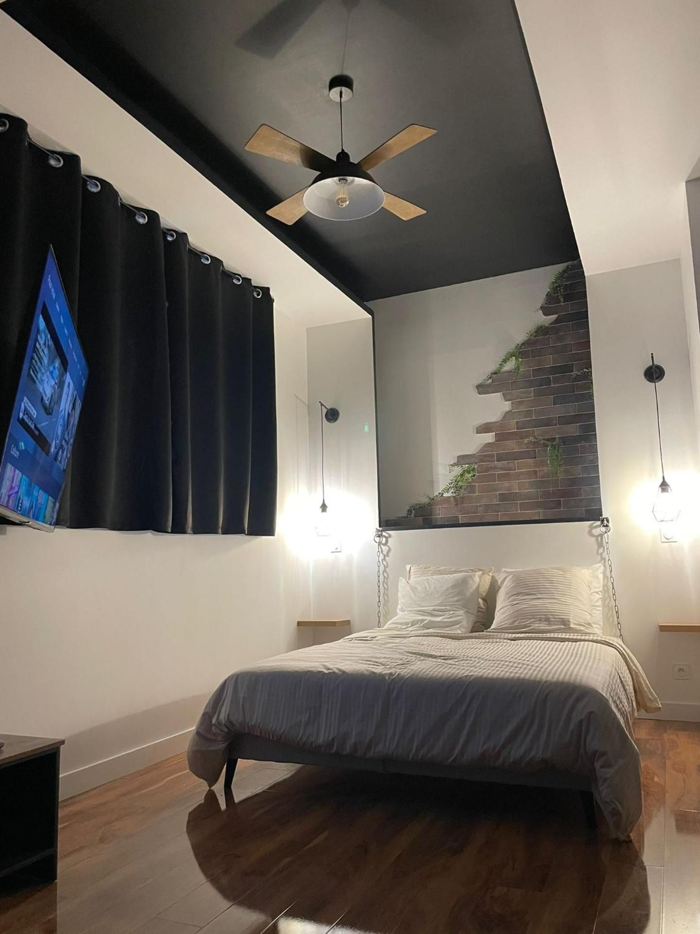 Deluxe Suite with Spa Bath