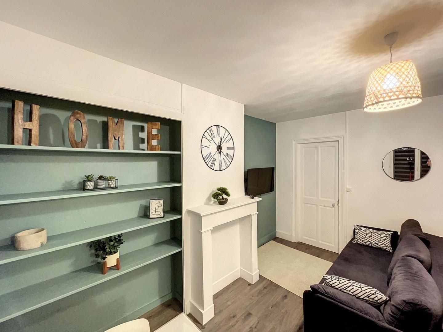 One-Bedroom Apartment