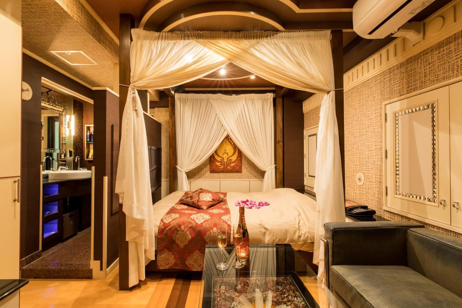 Standard Queen Room