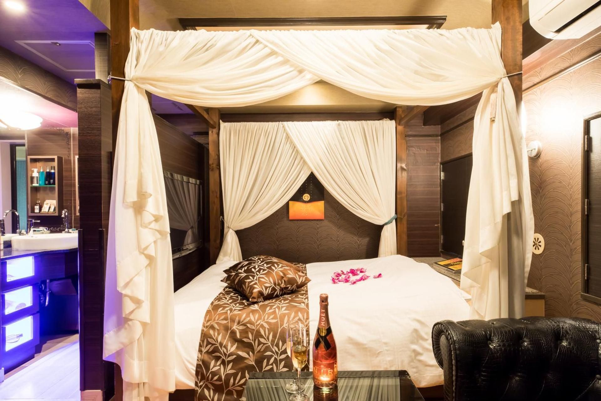 Queen Room with Balcony