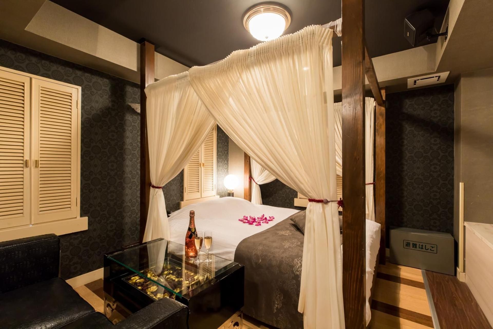 Standard Queen Room