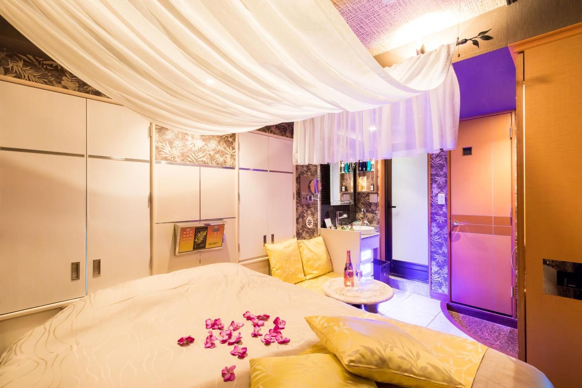Queen Room