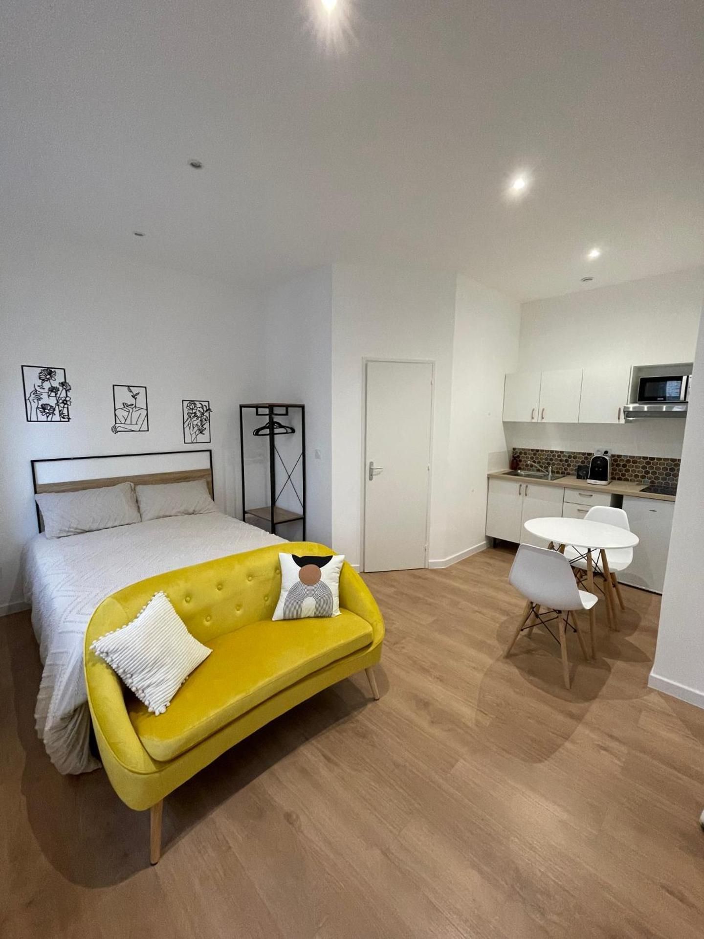 One-Bedroom Apartment
