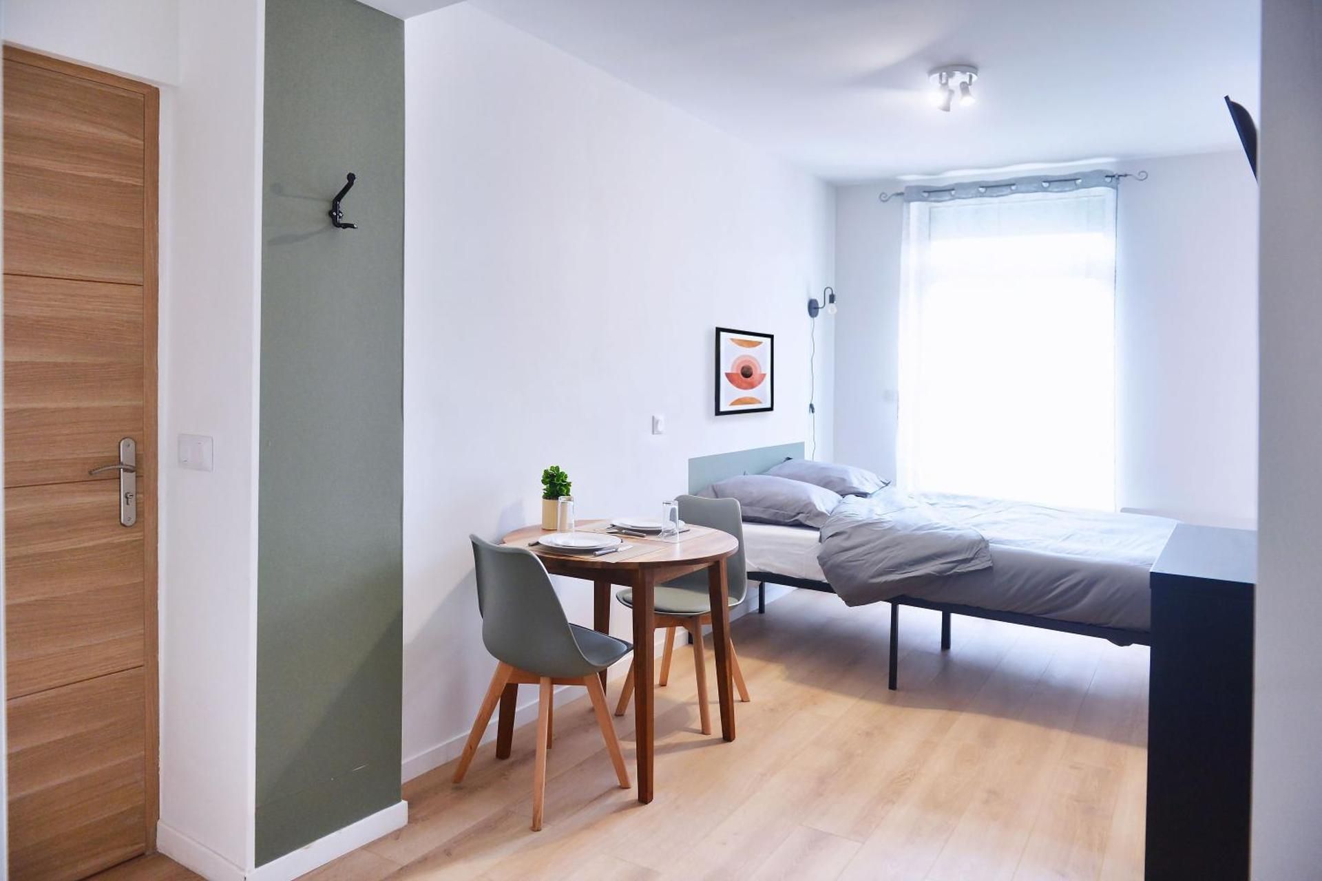 One-Bedroom Apartment