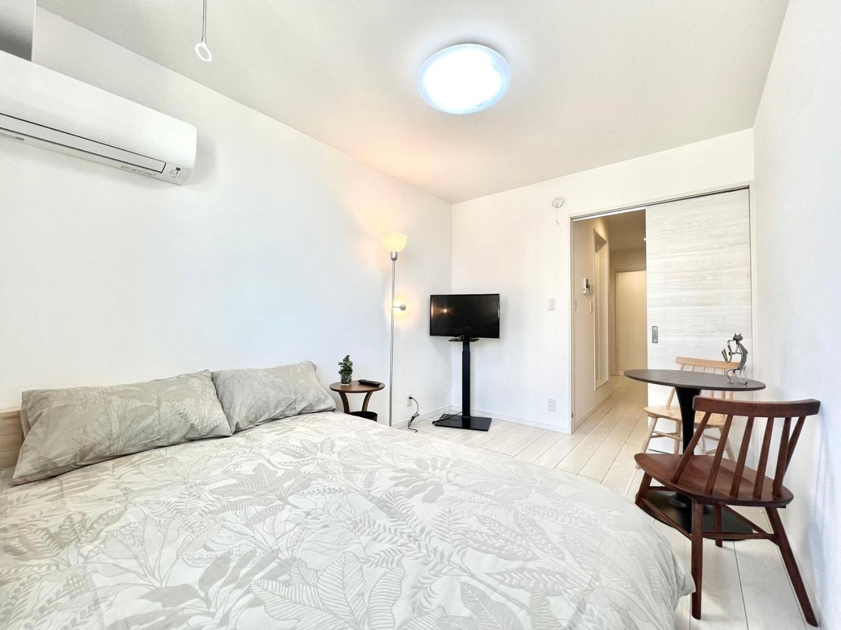 Double Room with Private Bathroom and Kitchenette