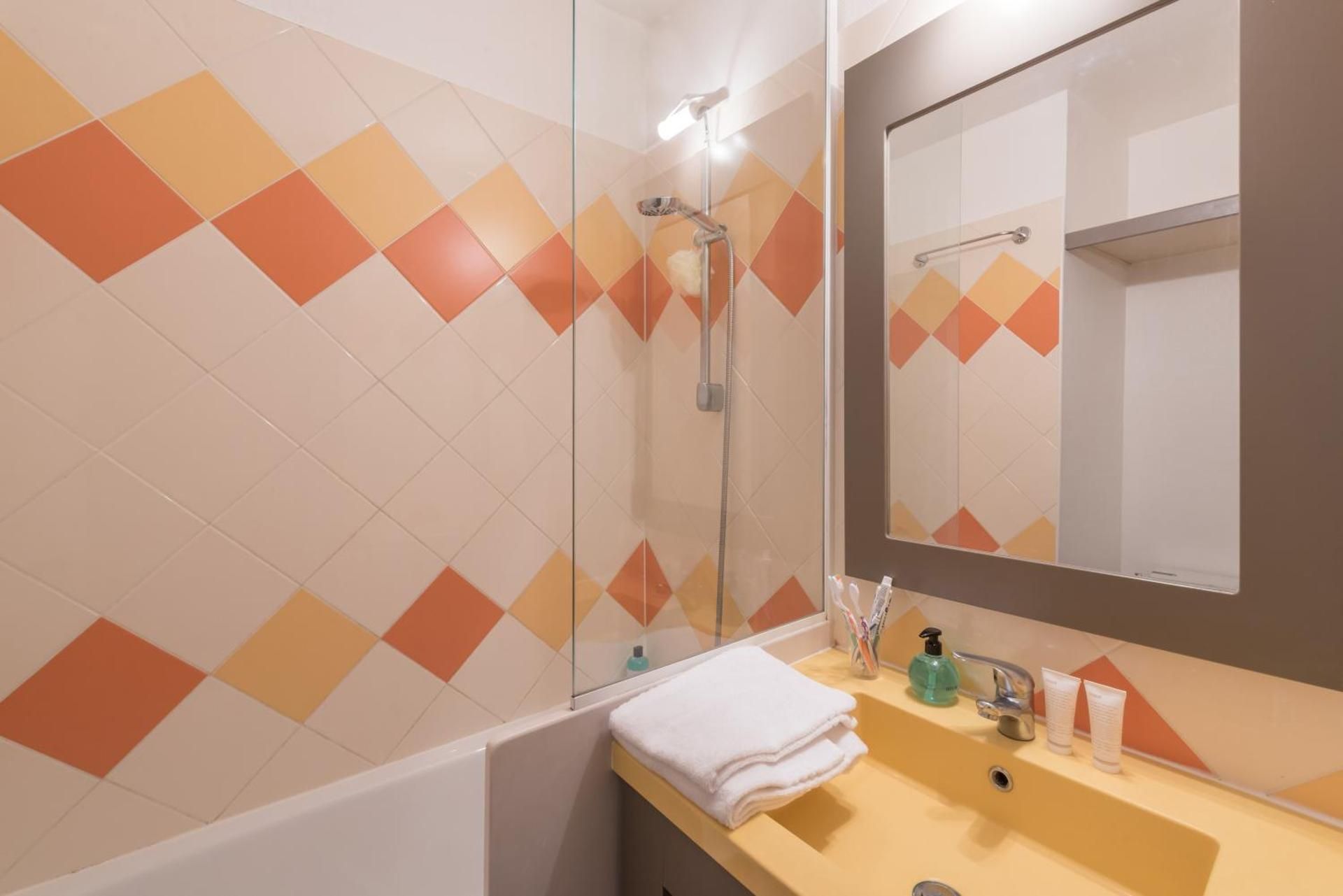 Studio with Sleeping Alcove and Balcony (4 Adults)