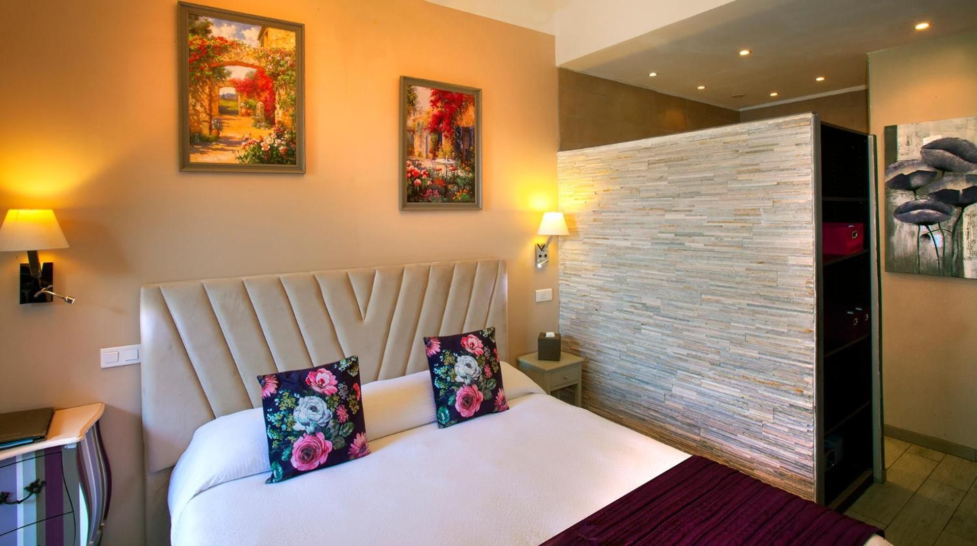 Double or Twin Room with Sea View