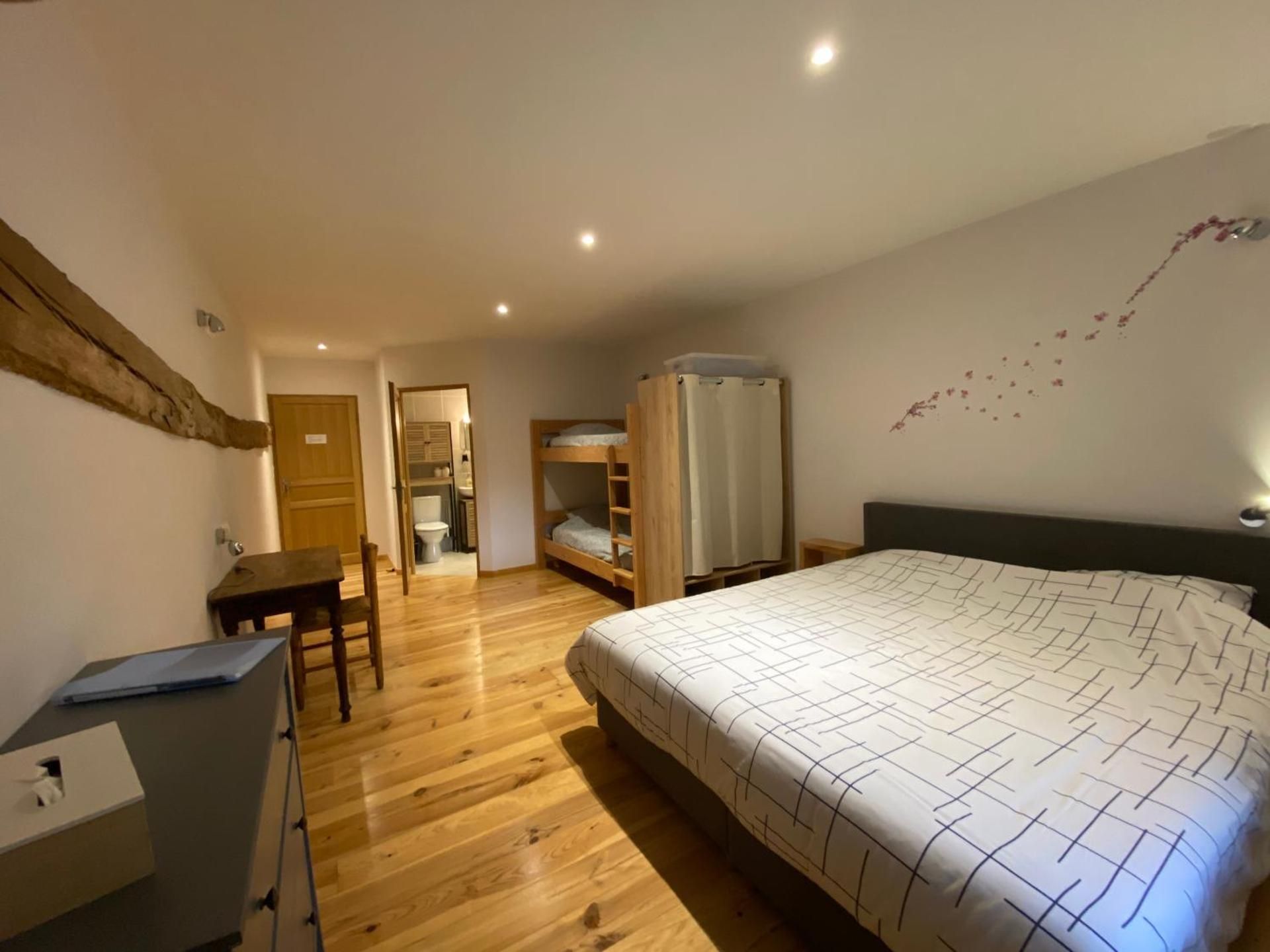 Quadruple Room with Private Bathroom