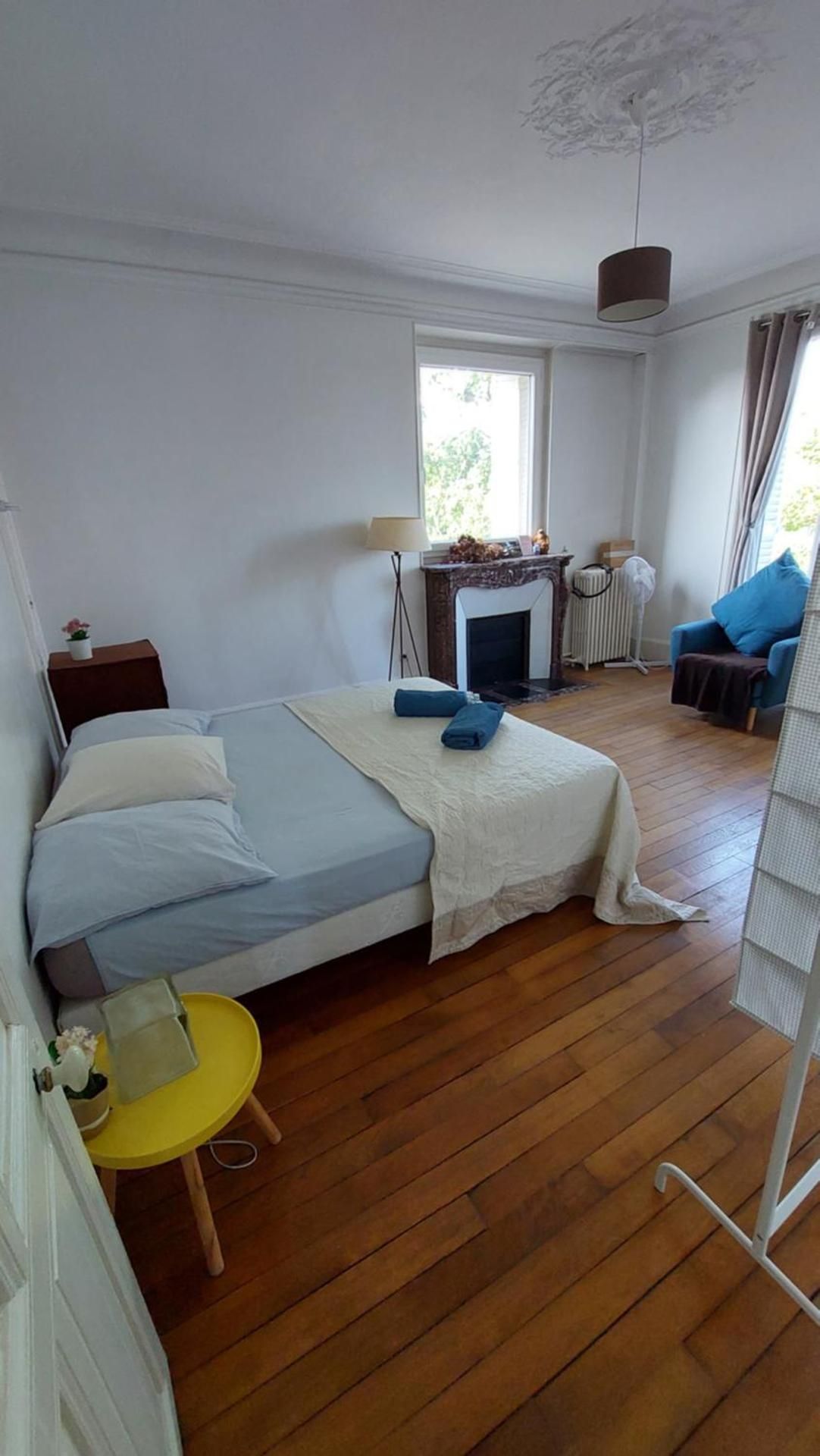 Deluxe Room (2 Adults + 1 Child)