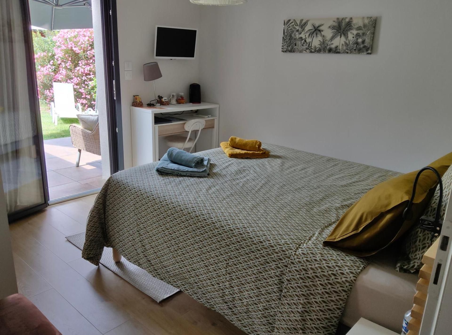 Double Room with Private Bathroom