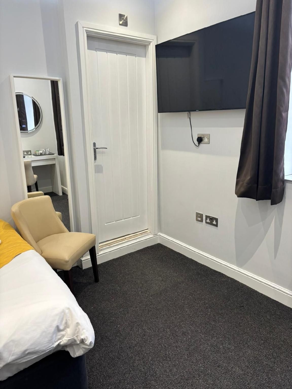 White Hart Hotel Superior Double Room 3