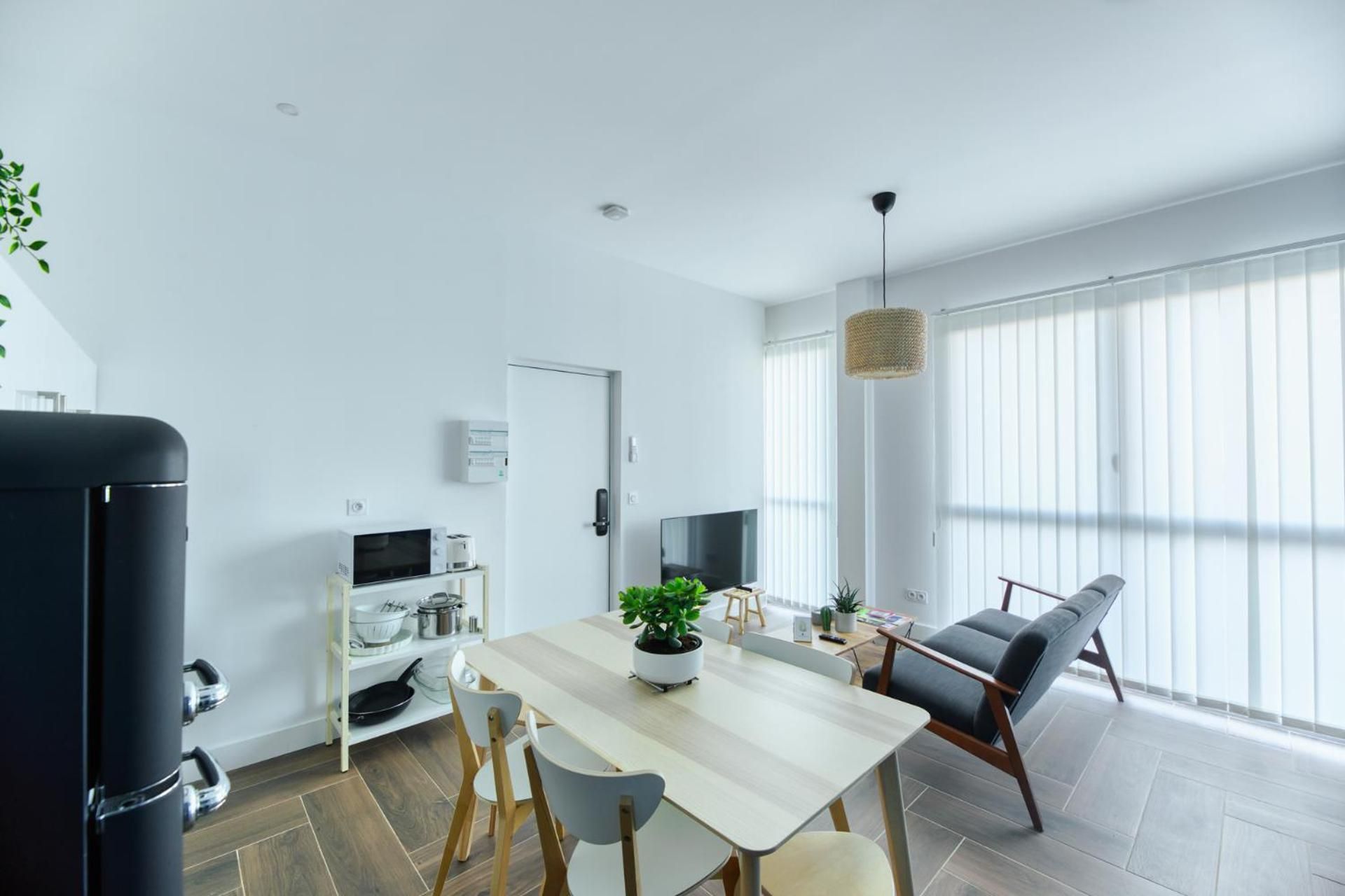 Five to Sete Apartment 2