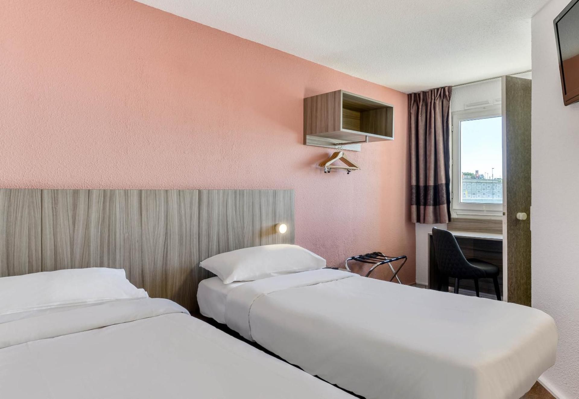 B&B HOTEL Sète Centre Gare Standard Triple Room