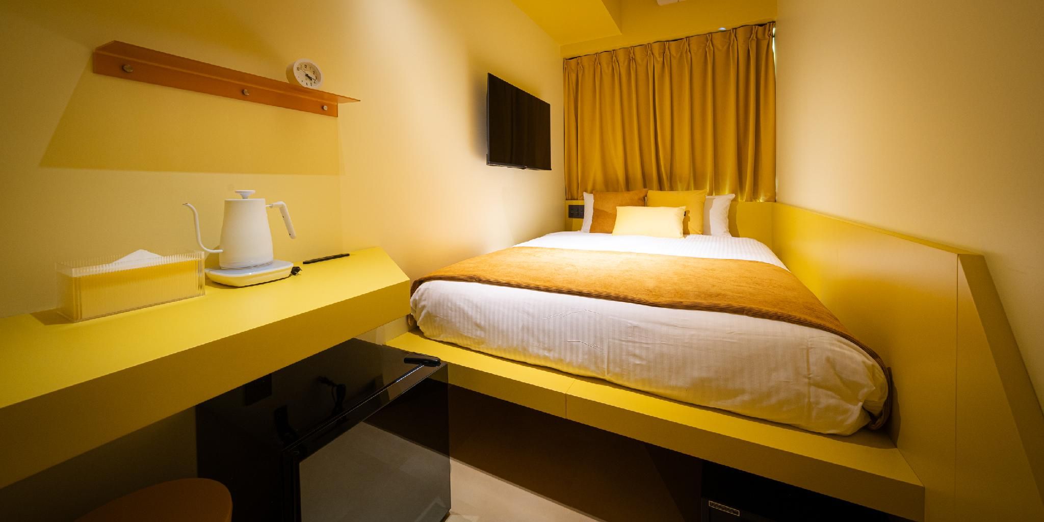 Double Room Yellow with Shared Bathroom